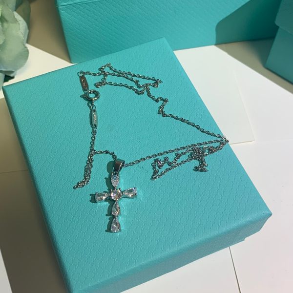 luxurys designers pendant necklaces designer blue luxury jewelry necklaces couple style for women wedding accessories, Silver
luxurys designers pendant necklaces designer blue luxury jewelry necklaces couple style for women wedding accessories, Silver