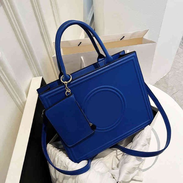 designer tote handbags shoulder bag women's totes bag leather crossbody bag purse large capacity embossed ladies bookbags 220907
designer tote handbags shoulder bag women's totes bag leather crossbody bag purse large capacity embossed ladies bookbags 220907