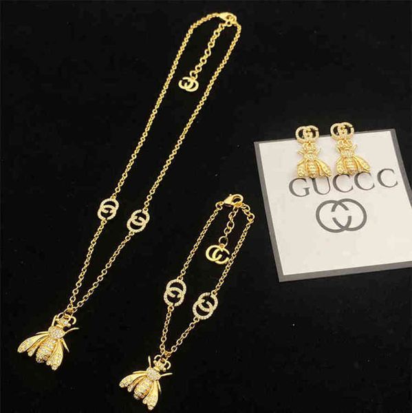 pendant necklaces vintage necklace women's fashion brilliant diamonds inlaid bee suit bracelet earring head exclusive design jewel, Silver
pendant necklaces vintage necklace women's fashion brilliant diamonds inlaid bee suit bracelet earring head exclusive design jewel, Silver