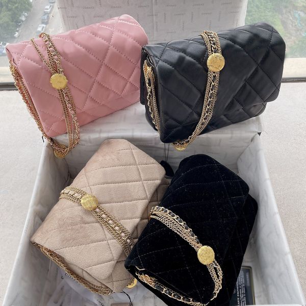 designer luxury big brand shoulder bag retro plaid leather ladies new fashion hardware chain multifunctional large capacity crossbody bag
designer luxury big brand shoulder bag retro plaid leather ladies new fashion hardware chain multifunctional large capacity crossbody bag