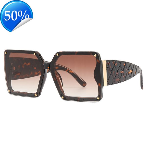 men's sunglasses designer women's 2022 new box personality fashion triumph sunvisors, White;black
men's sunglasses designer women's 2022 new box personality fashion triumph sunvisors, White;black