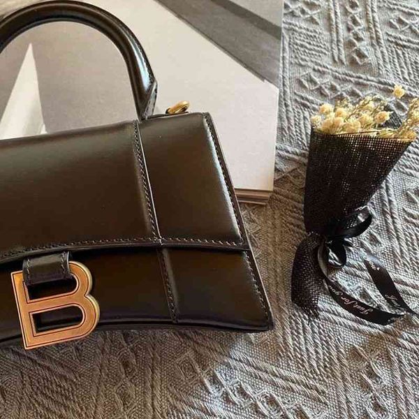 deaigner handbag balenciga bags leather hourglass women's crocodile pattern 2022 summer premium niche single s
deaigner handbag balenciga bags leather hourglass women's crocodile pattern 2022 summer premium niche single s