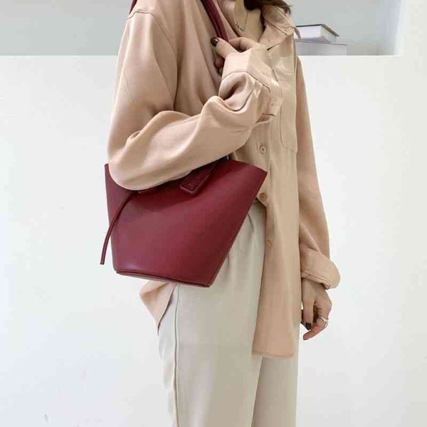 shoulder bag women crossbody bottage venates backpack purse handbags seam leather ladies metal chain classic woven messenger bag luxurys des
shoulder bag women crossbody bottage venates backpack purse handbags seam leather ladies metal chain classic woven messenger bag luxurys des