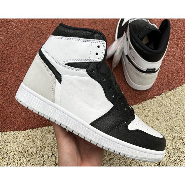 jumpman 1 high og stage haze boots basketball shoes white black grey fog bleached coral sports outdoor sneakers with original box
jumpman 1 high og stage haze boots basketball shoes white black grey fog bleached coral sports outdoor sneakers with original box