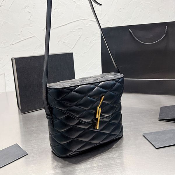 bucket shoulder bags cross body bag solid color cosmetic case handbags purse leather fashion diamond lattice gold letter hardware flap cell
bucket shoulder bags cross body bag solid color cosmetic case handbags purse leather fashion diamond lattice gold letter hardware flap cell