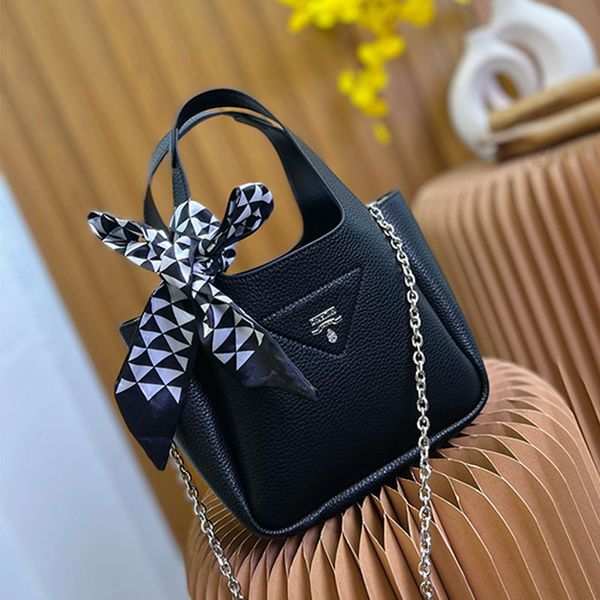 vegetable basket bag shopping bags women handbag cowhide genuine leather grain removable chain triangle decoration interior pocket lady shou
vegetable basket bag shopping bags women handbag cowhide genuine leather grain removable chain triangle decoration interior pocket lady shou
