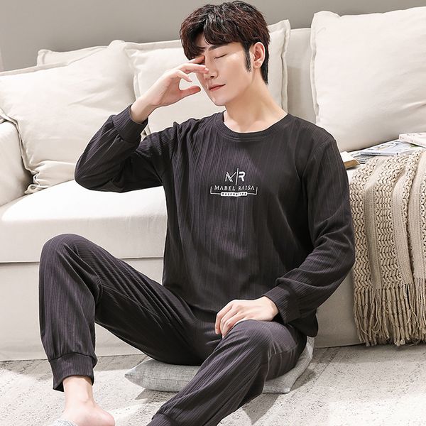men's sleepwear autumn winter casual long sleeve pajamas for men basketball letter print cotton patchwork pajama set male home clothes, Black;brown
men's sleepwear autumn winter casual long sleeve pajamas for men basketball letter print cotton patchwork pajama set male home clothes, Black;brown