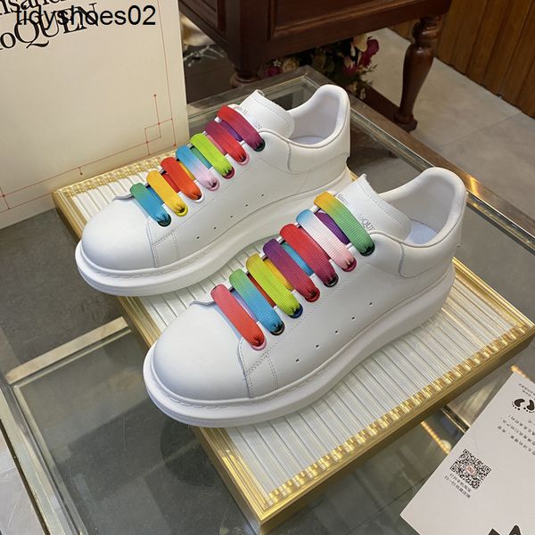 version tide shoes mueen thorn small white men's and women's same color stars' same leather thick soled high driving, Black
version tide shoes mueen thorn small white men's and women's same color stars' same leather thick soled high driving, Black