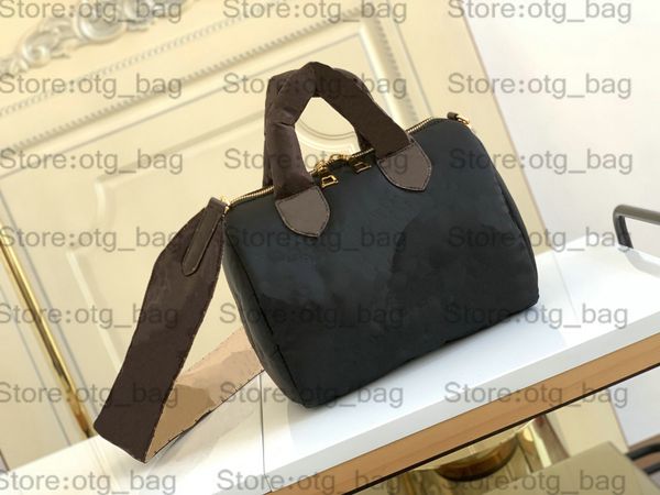 speedy bandouliere 25 cross body bag black khaki green women embroidered monograms pattern econyl nylon handbag speedys design for winter to
speedy bandouliere 25 cross body bag black khaki green women embroidered monograms pattern econyl nylon handbag speedys design for winter to