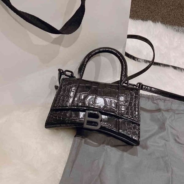 designer handbag balenciga bags correct women luxurys net red same b-button crocodile pattern leather cow portable one shoulder slant span s
designer handbag balenciga bags correct women luxurys net red same b-button crocodile pattern leather cow portable one shoulder slant span s