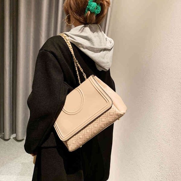 evening bags shoulder bags handbags designer bag women luxury crossbody bags large capacity leather rhombic embroidery thread underarm purse
evening bags shoulder bags handbags designer bag women luxury crossbody bags large capacity leather rhombic embroidery thread underarm purse