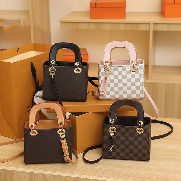 tote handbag designer bag fashion presbyopia handbags luxury classic men women plaid messenger bag
tote handbag designer bag fashion presbyopia handbags luxury classic men women plaid messenger bag
