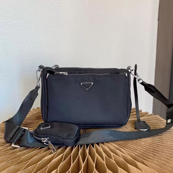 nylon crossbody bag clutch wallet famous underarm bags coin purse three-in-one detachable design letter print pattern on shoulder strap, Black;red
nylon crossbody bag clutch wallet famous underarm bags coin purse three-in-one detachable design letter print pattern on shoulder strap, Black;red