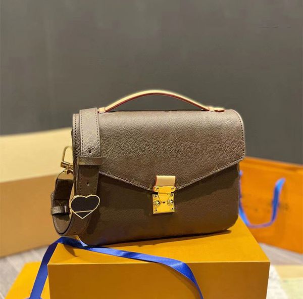 cosmetic bags cases luxury designer bags fashion men shoulder bag classic letter women handbag plain stars floral hearts leather designerbag
cosmetic bags cases luxury designer bags fashion men shoulder bag classic letter women handbag plain stars floral hearts leather designerbag