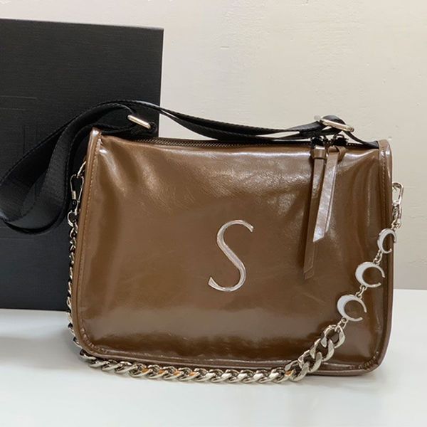 messenger bag chain shoulder bags lady crossbody handbag fashion silver metal letter buckle genuine leather cowhide back zipper adjustable s
messenger bag chain shoulder bags lady crossbody handbag fashion silver metal letter buckle genuine leather cowhide back zipper adjustable s