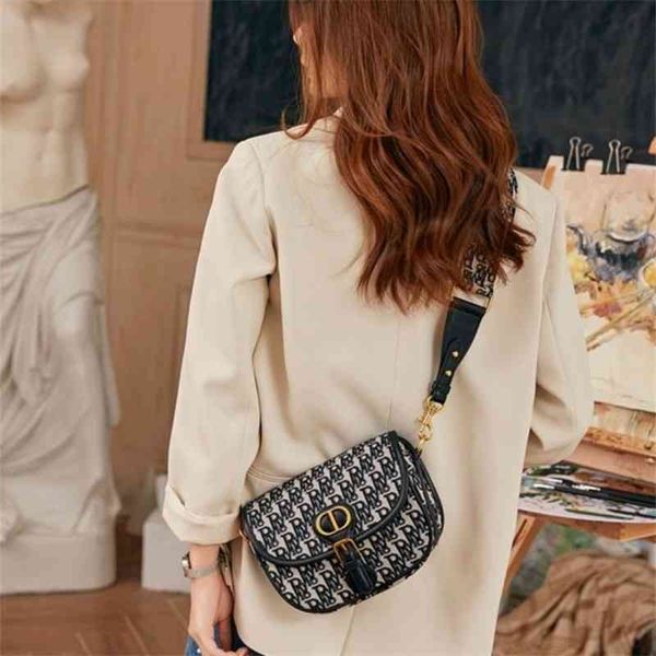 shoulder bags trendy retro printed wide strap messenger versatile women's factory direct sales 75% off
shoulder bags trendy retro printed wide strap messenger versatile women's factory direct sales 75% off