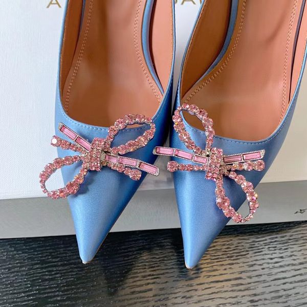 rhinestone muaddi bowknot amina high heel shoes luxury designer lacquer satin crystal decoration pointed dress10cm banquet dress shoes 0pzr, Black
rhinestone muaddi bowknot amina high heel shoes luxury designer lacquer satin crystal decoration pointed dress10cm banquet dress shoes 0pzr, Black