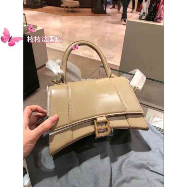 designer balenciga handbag women's bag hourglass embossed smooth leather one shoulder messenger crossbody
designer balenciga handbag women's bag hourglass embossed smooth leather one shoulder messenger crossbody