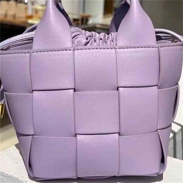 shoulder bag women crossbody bottage venates backpack purse handbags seam leather ladies metal chain classic woven messenger bag luxurys des
shoulder bag women crossbody bottage venates backpack purse handbags seam leather ladies metal chain classic woven messenger bag luxurys des
