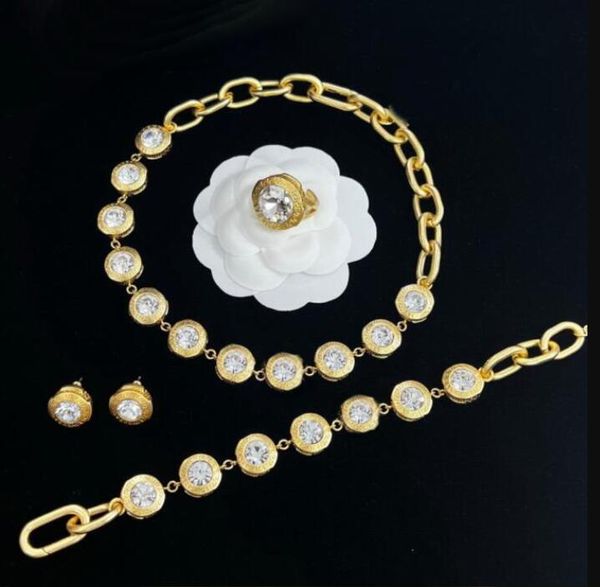 luxurious women white resin crystal necklaces bracelet earring rings hairpin set banshee medusa portrait 18k gold plated new designed design, Black
luxurious women white resin crystal necklaces bracelet earring rings hairpin set banshee medusa portrait 18k gold plated new designed design, Black