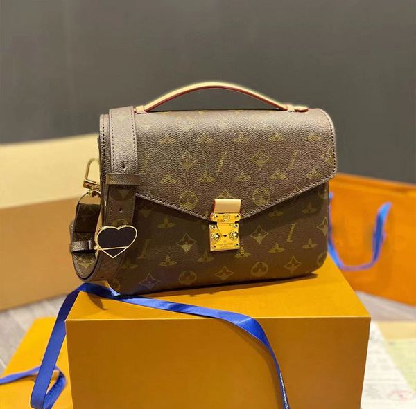 luxury designer bags fashion men shoulder bag classic letter women handbag plain stars floral hearts leather designerbag holiday gift size 2
luxury designer bags fashion men shoulder bag classic letter women handbag plain stars floral hearts leather designerbag holiday gift size 2