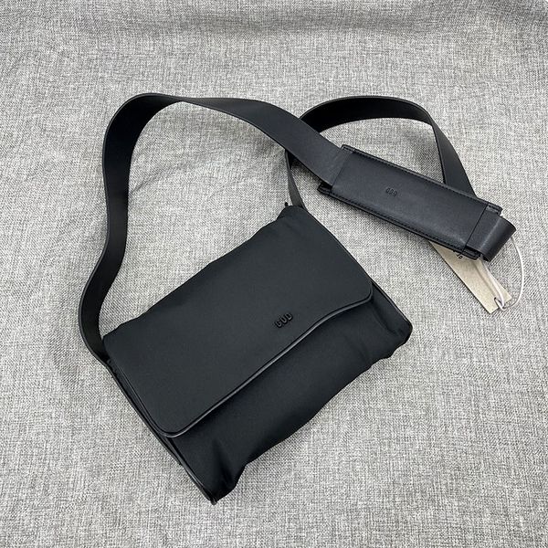 sports designer messenger bag couple same style nylon shoulder bag fashion letter waterproof chest bags
sports designer messenger bag couple same style nylon shoulder bag fashion letter waterproof chest bags