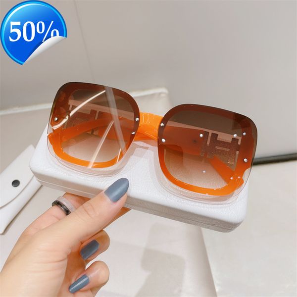 men's sunglasses designer women's 2022 new h-letter framels uv protection sunglass large frame tiktok sun advanced feeling sunglas, White;black
men's sunglasses designer women's 2022 new h-letter framels uv protection sunglass large frame tiktok sun advanced feeling sunglas, White;black