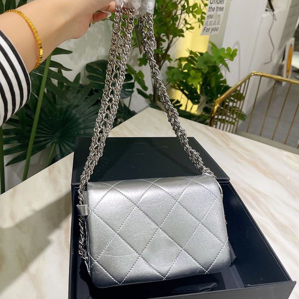 22a fashion women classic flap shoulder bag multi chain luxury diamond lattice leather quilted designer wallet vintage crossbody cosmetic ba
22a fashion women classic flap shoulder bag multi chain luxury diamond lattice leather quilted designer wallet vintage crossbody cosmetic ba