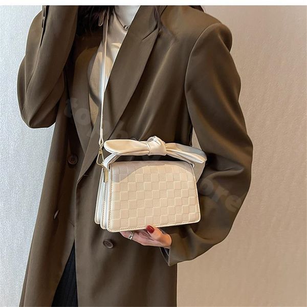 hbp shoulder bags popular women's 2022 autumn and winter new messenger retro portable small square bag
hbp shoulder bags popular women's 2022 autumn and winter new messenger retro portable small square bag