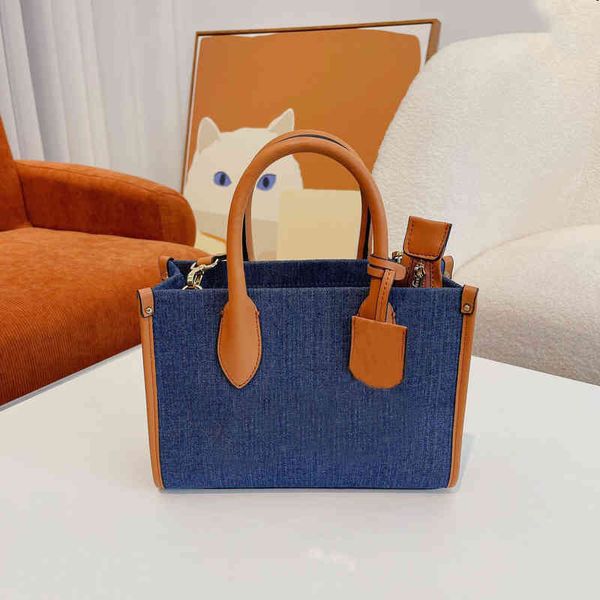 shoulder bag tote two-color stitching leather letter shopping bags designer women handbags luxury purse 220922
shoulder bag tote two-color stitching leather letter shopping bags designer women handbags luxury purse 220922
