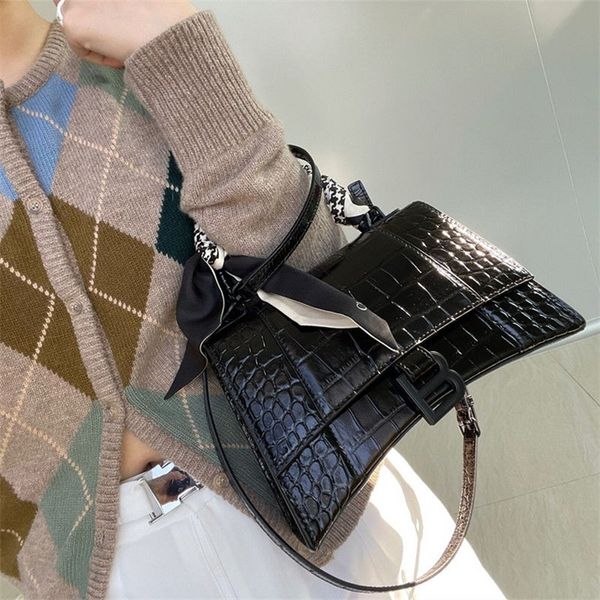 designer balencaigass bags hourglas leather bag womens summer 2022 new fashion b home version single shoulder messenger hand have logo
designer balencaigass bags hourglas leather bag womens summer 2022 new fashion b home version single shoulder messenger hand have logo