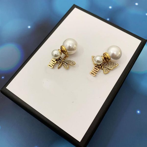 2022 charm pearl earrings with bee butterfly letter diamonds for women party wedding lovers gift jewelry engagement bride253g, Golden
2022 charm pearl earrings with bee butterfly letter diamonds for women party wedding lovers gift jewelry engagement bride253g, Golden