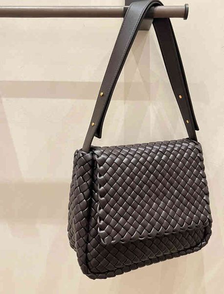 shoulder bag women crossbody bottage venates backpack purse handbags seam leather ladies metal chain classic woven messenger bag luxurys des
shoulder bag women crossbody bottage venates backpack purse handbags seam leather ladies metal chain classic woven messenger bag luxurys des