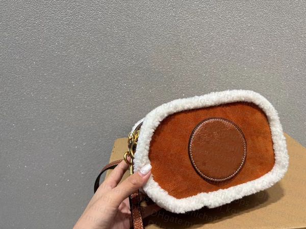 luxury women bag tb cross body camera bag cashmere edge suede zipper fashion personality single shoulder bag designer
luxury women bag tb cross body camera bag cashmere edge suede zipper fashion personality single shoulder bag designer