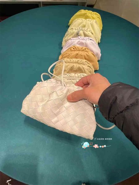 shoulder bag women crossbody bottage venates backpack purse handbags seam leather ladies metal chain classic woven messenger bag luxurys des
shoulder bag women crossbody bottage venates backpack purse handbags seam leather ladies metal chain classic woven messenger bag luxurys des