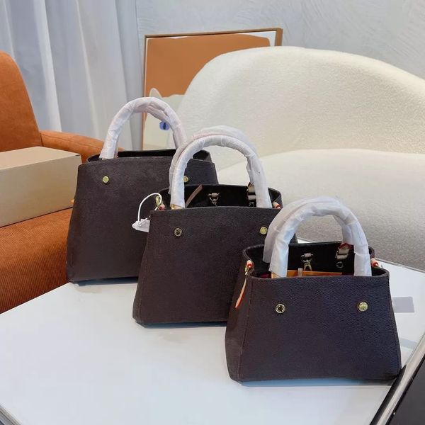 3 size handbags luxury designer bag classic large capacity totes wallets briefcase casual shoulder bags letter print pattern design for men, Black;red
3 size handbags luxury designer bag classic large capacity totes wallets briefcase casual shoulder bags letter print pattern design for men, Black;red