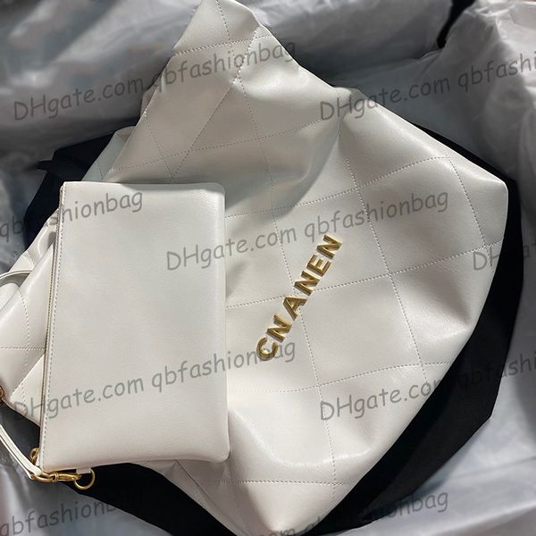womens 22 calfskin quilted small shopping bags with gold letter metal hardware matelasse coin charms pouch shoulder handbags large capacity
womens 22 calfskin quilted small shopping bags with gold letter metal hardware matelasse coin charms pouch shoulder handbags large capacity