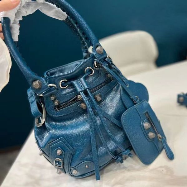 designer womens bags balencaigass hourglasss handbags small white dragon purchases rivet locomotive bucket bag love pendant
designer womens bags balencaigass hourglasss handbags small white dragon purchases rivet locomotive bucket bag love pendant