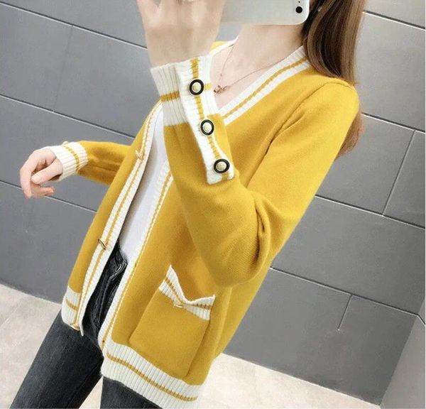 women's sweaters v-neck luxury letter single breasted korean patchwork autumn winter dress spliced sweaters knitting, White;black
women's sweaters v-neck luxury letter single breasted korean patchwork autumn winter dress spliced sweaters knitting, White;black