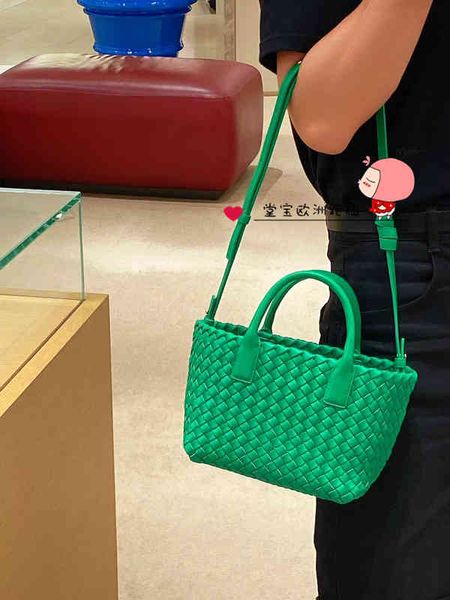 shoulder bag women crossbody bottage venates backpack purse handbags seam leather ladies metal chain classic woven messenger bag luxurys des
shoulder bag women crossbody bottage venates backpack purse handbags seam leather ladies metal chain classic woven messenger bag luxurys des