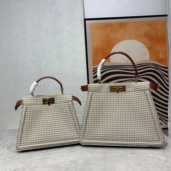 luxury quality peekaboo handbags i see u tote bag lambskin hand stitching crossbody the classic twist lock on both sides padded nappa leathe
luxury quality peekaboo handbags i see u tote bag lambskin hand stitching crossbody the classic twist lock on both sides padded nappa leathe