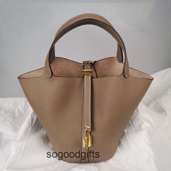 women's designer bags picotin lock herme handbags tote bag new layer cowhide leather portable middle-aged mother's bag simple fash
women's designer bags picotin lock herme handbags tote bag new layer cowhide leather portable middle-aged mother's bag simple fash