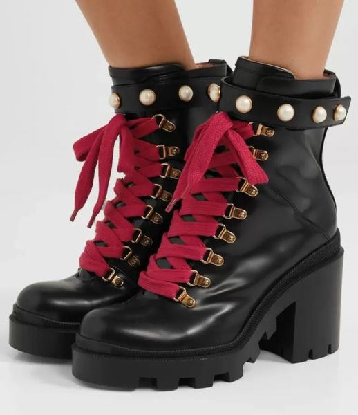 winter famous brand trip leather women ankle boots crystal buckled strap black calf leather lug sole platform booties lady walking combat bo
winter famous brand trip leather women ankle boots crystal buckled strap black calf leather lug sole platform booties lady walking combat bo