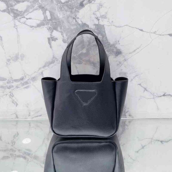 pra da bag fashion cleo hobo bag lady tote bag leather handbag party shoulder bags high capacity luxury designer wallet coin purses women sh
pra da bag fashion cleo hobo bag lady tote bag leather handbag party shoulder bags high capacity luxury designer wallet coin purses women sh