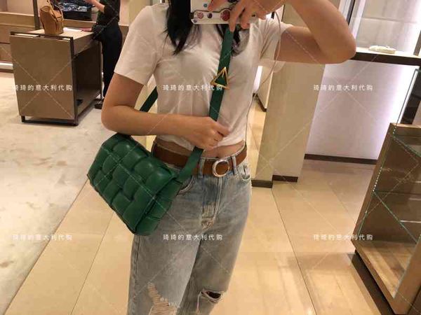 shoulder bag women crossbody bottage venates backpack purse handbags seam leather ladies metal chain classic woven messenger bag luxurys des
shoulder bag women crossbody bottage venates backpack purse handbags seam leather ladies metal chain classic woven messenger bag luxurys des