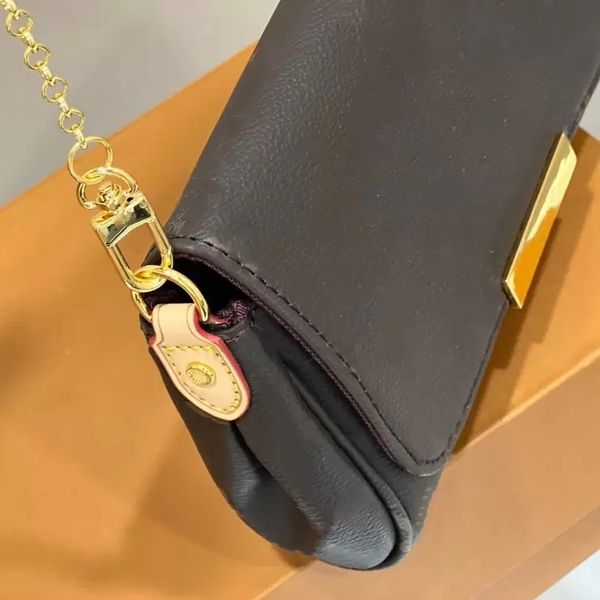 designers women shoulder bags wallets luxury metal chain handbags fashion cross body coin purses famous brands print designs underarm coins, Black;red
designers women shoulder bags wallets luxury metal chain handbags fashion cross body coin purses famous brands print designs underarm coins, Black;red