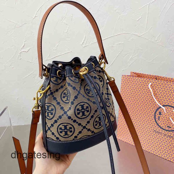 vintage bags bucket torysburchs bag kiras 2022 embroidery designer canvas crossbody handbags one shoulder
vintage bags bucket torysburchs bag kiras 2022 embroidery designer canvas crossbody handbags one shoulder