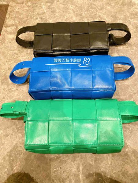 designer handbags venetas bottegas woven cassette transit oil wax leather waist bag chest bag messenger men's bag
designer handbags venetas bottegas woven cassette transit oil wax leather waist bag chest bag messenger men's bag