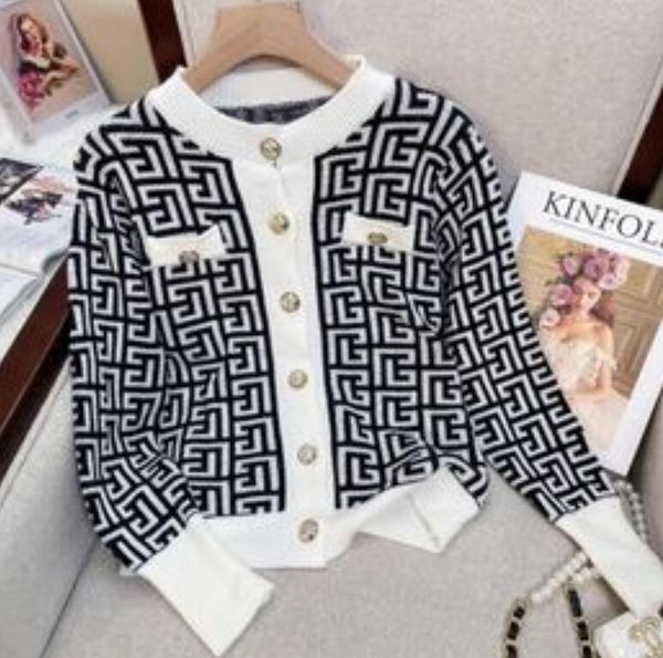 women's sweater designer luxury dunks style knit cardigan round neck pull femme puff dress casual coat jacket, White;black
women's sweater designer luxury dunks style knit cardigan round neck pull femme puff dress casual coat jacket, White;black