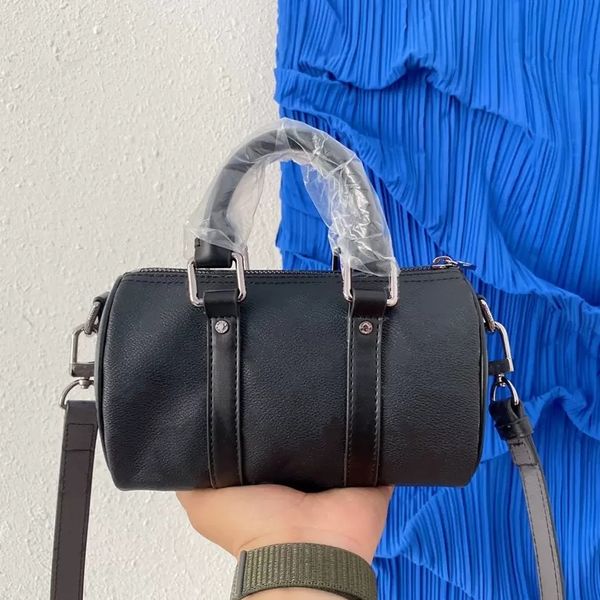 classic handbag men small tote bag pillow type hand wallet versatile ladies crossbody shoulder bags messenger purses backpacks letter print, Black;red
classic handbag men small tote bag pillow type hand wallet versatile ladies crossbody shoulder bags messenger purses backpacks letter print, Black;red